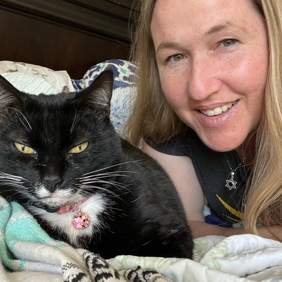 Meet your Posher, Rosalie - Picture 2 of 3